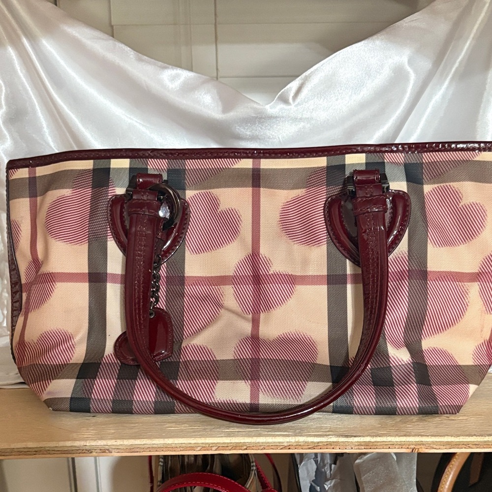 Burberry Heart-Print Tote Bag in Burgundy and Beige
